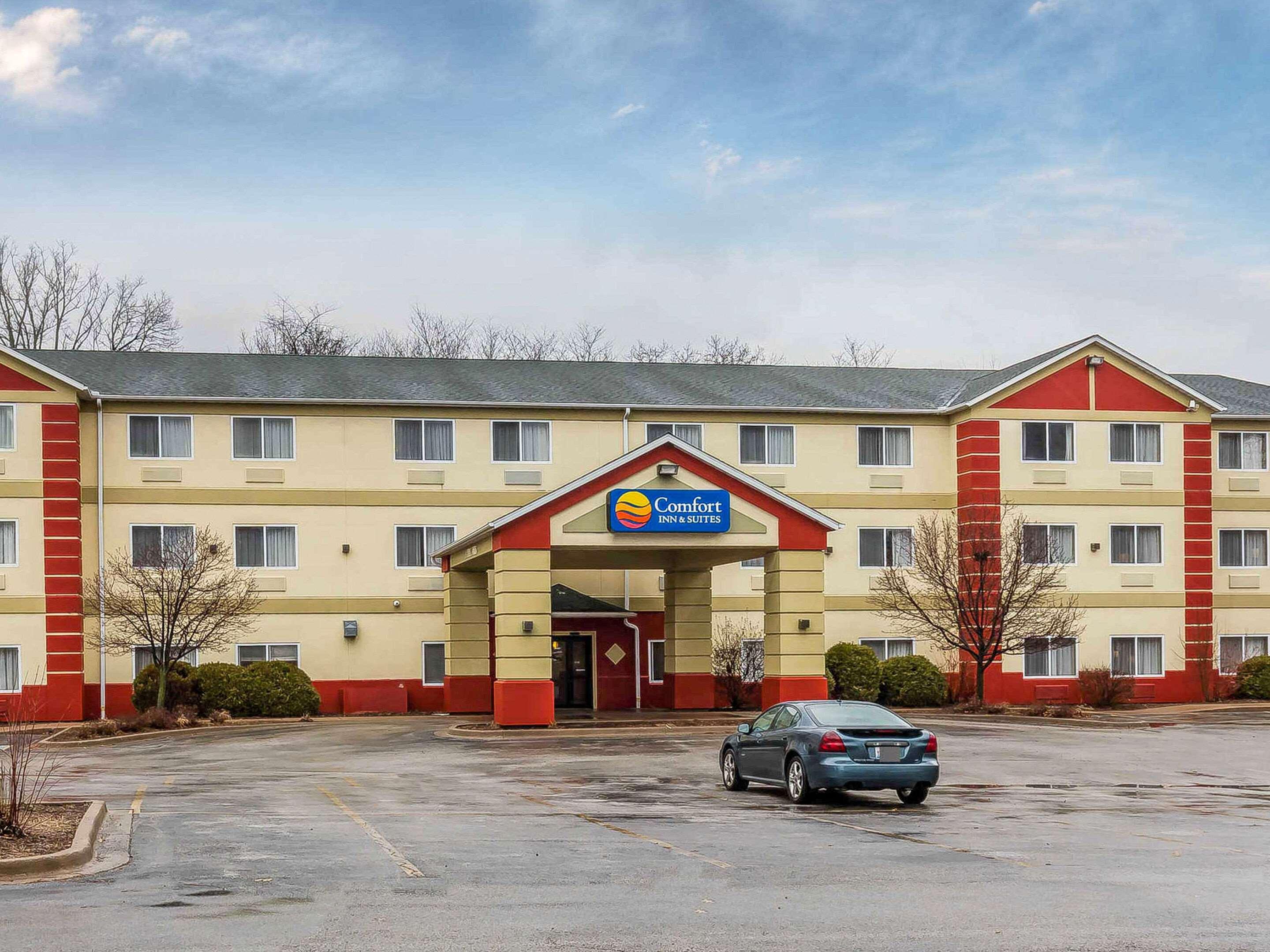 Comfort Inn & Suites East Moline Near I-80 Exterior photo