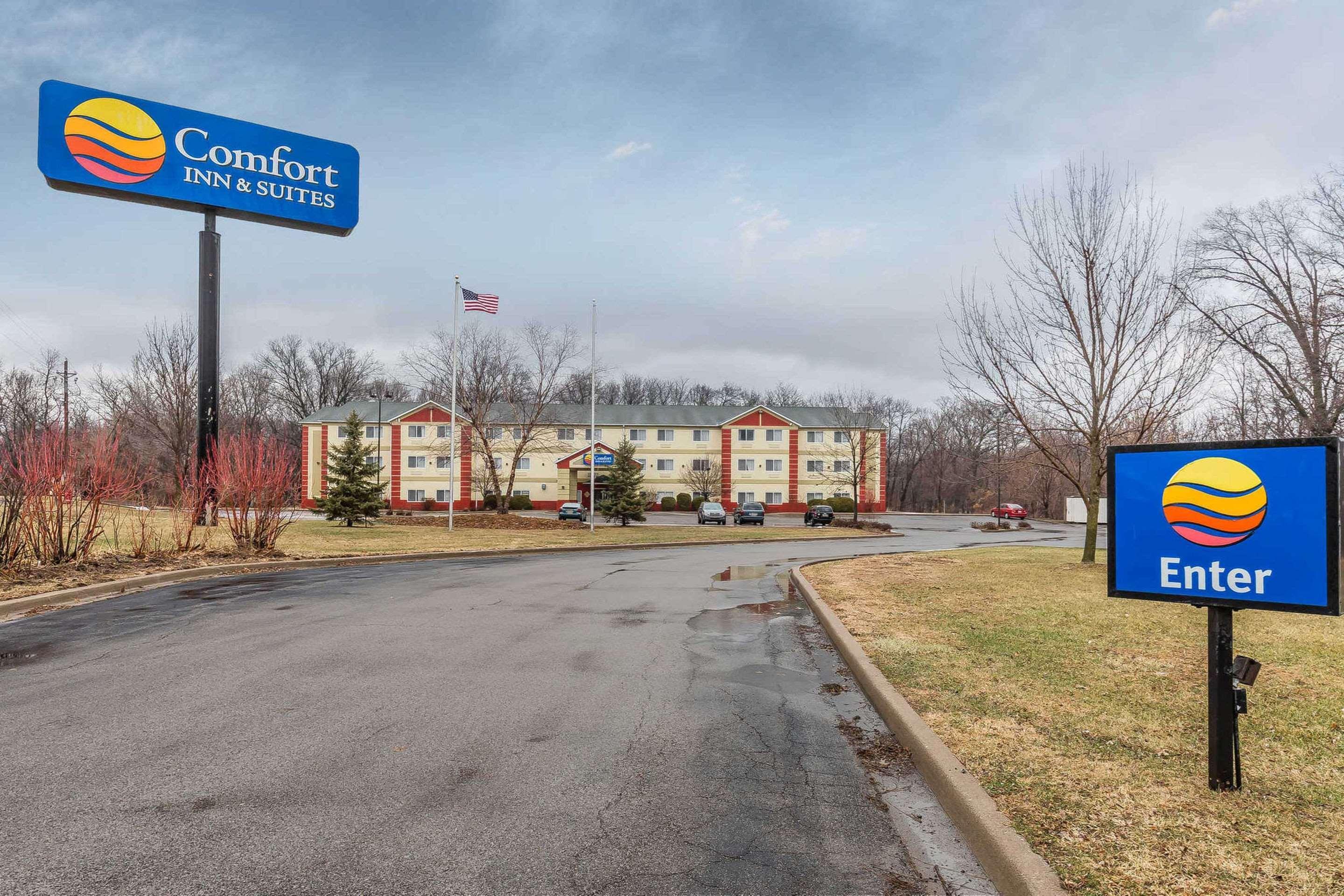 Comfort Inn & Suites East Moline Near I-80 Exterior photo